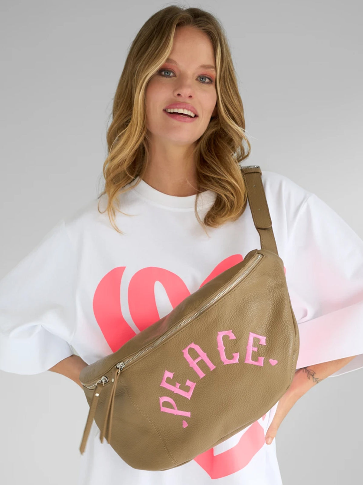 Miss Goodlife Crossover Bag Peace Damen olive olive Bild 1