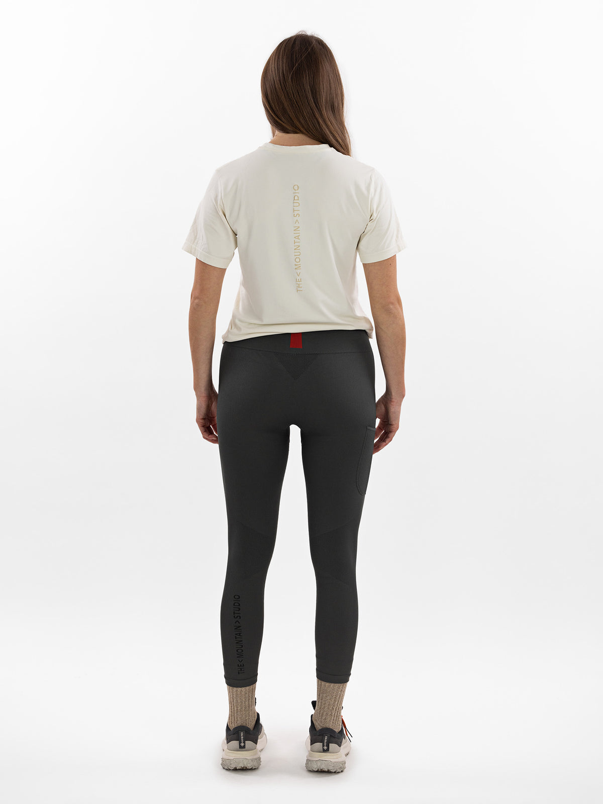 The Mountain Studio TA-1303 T-shirt Damen Off-white Off-White Bild 4