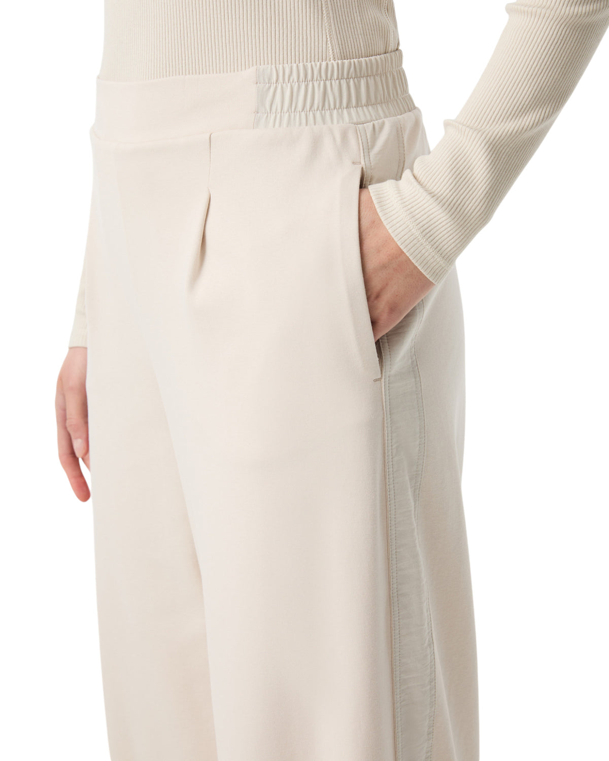 AlphaTauri Damenhose mit weitem Bein beige Bild 6