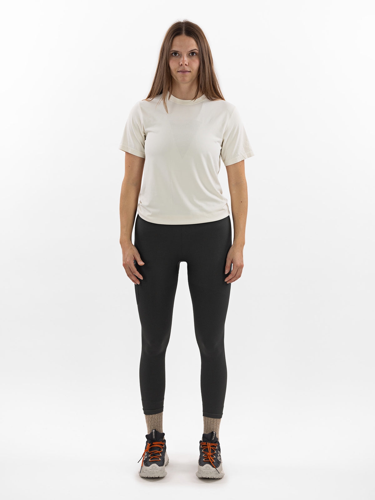The Mountain Studio TA-1303 T-shirt Damen Off-white Off-White Bild 2
