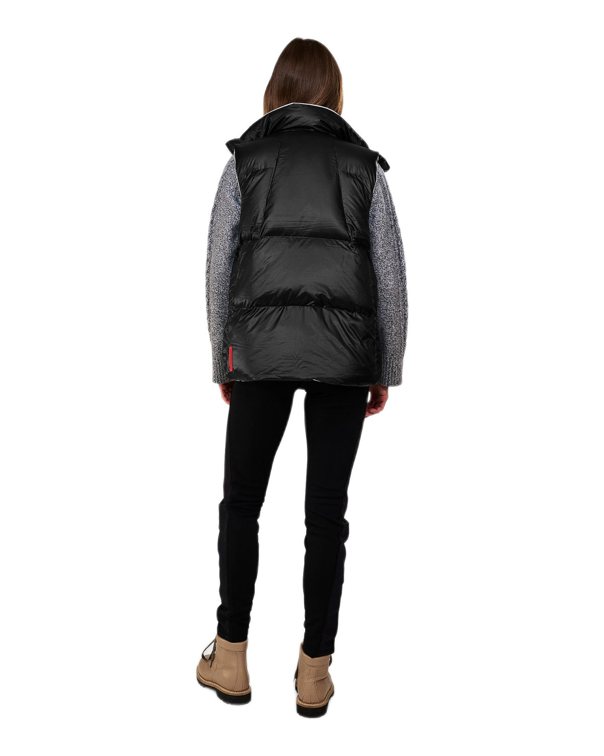 The Mountain Studio V-15 WR Damen-Daunenweste – Black Onyx, Castle Wall - THE MOUNTAIN STUDIO - MEINFREUDENHAUS